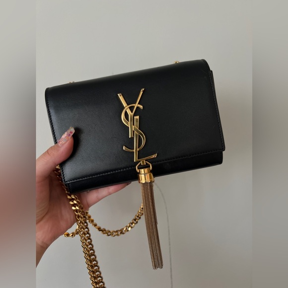 Gorgeous Yves Saint Laurent cross body bag black with gold accessory - Picture 2 of 13